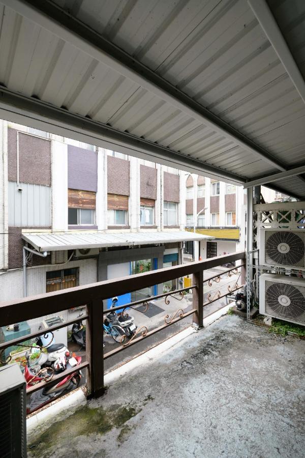 羅東夜市 小宅一生民宿 Night Market Small House Lifetime Hotel Luodong Eksteriør billede