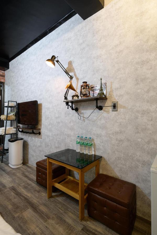 羅東夜市 小宅一生民宿 Night Market Small House Lifetime Hotel Luodong Eksteriør billede
