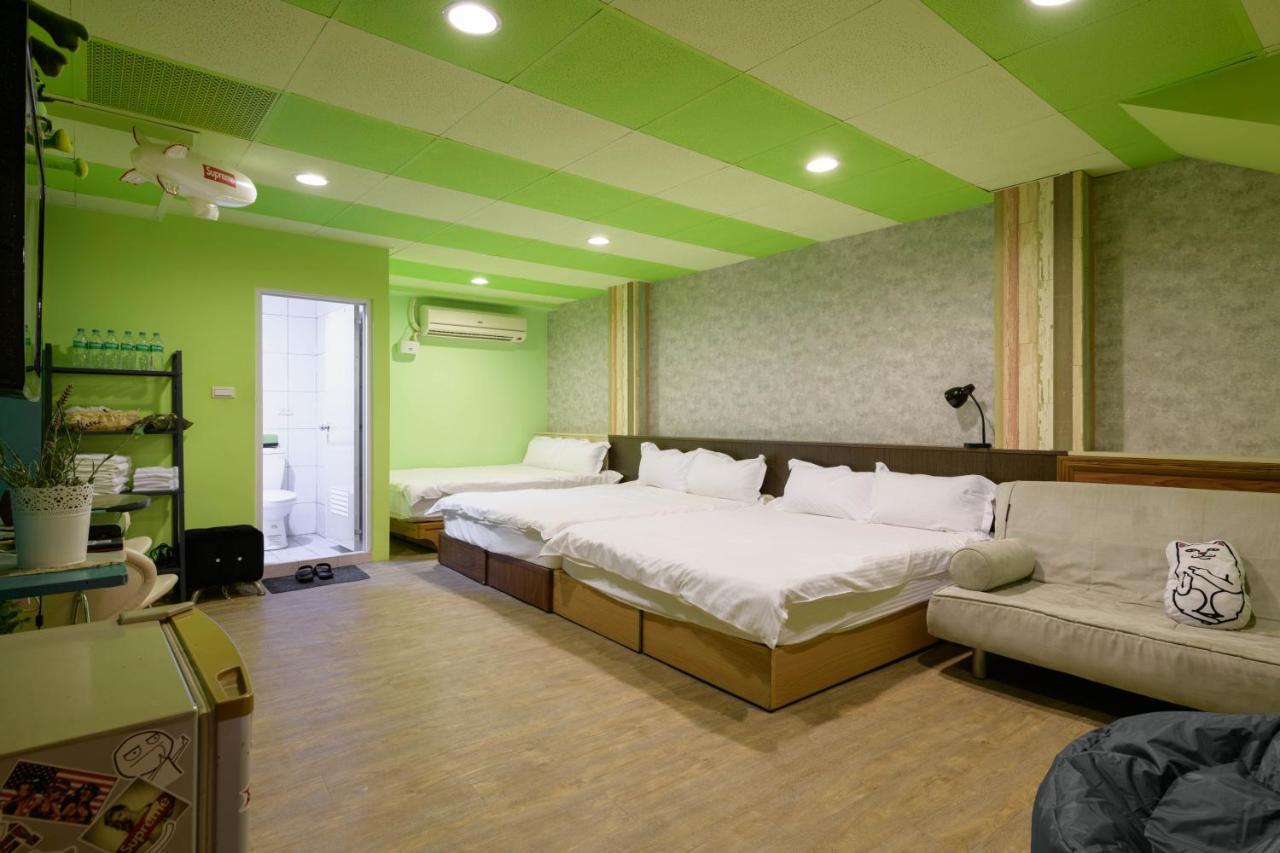 羅東夜市 小宅一生民宿 Night Market Small House Lifetime Hotel Luodong Eksteriør billede