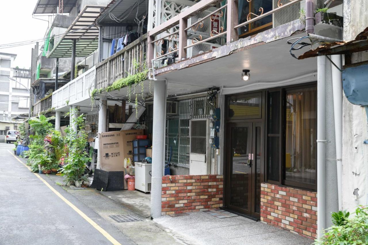 羅東夜市 小宅一生民宿 Night Market Small House Lifetime Hotel Luodong Eksteriør billede